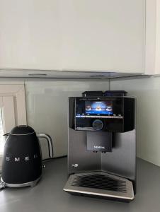 Modern family escape- Stay like local