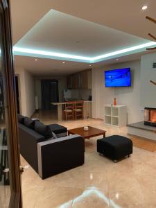 Αρτέμιδα plus Karpenisi Apartment