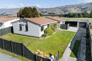 Get The Family Together Under One Roof - 克伦威尔