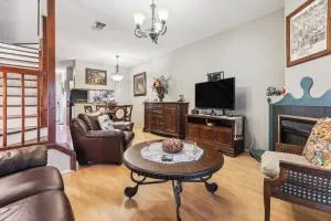 San Antonio Townhome Community Pool and Hot Tub! - SAT