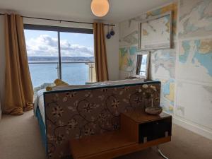Panoramic sea views, sleeps 4, Torquay
