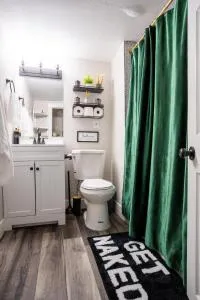 Rocky Mountain Haven-Modern 2BD, 1BA Basement Retreat in Lakewood - 莱克伍德