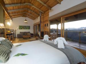 Cliffhanger Cottages