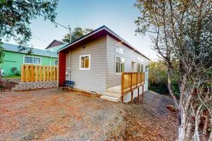 Dolphin Getaway - Garibaldi