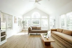 Sun-kissed Poolside 4B House with Fenced Backyard - Maustown