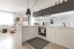 New Studio Apartment Sun with free parking 