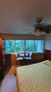 R.1101 Lindo estudio ejecutivo, privado y céntrico.