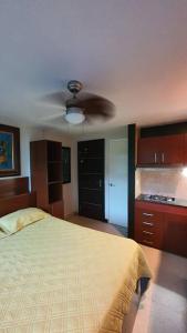 R.1101 Lindo estudio ejecutivo, privado y céntrico.