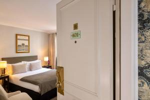 Classic Double Room room in Hôtel Madeleine Plaza