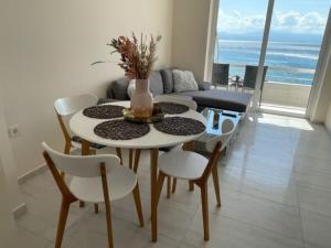 Modern Beachfront apartment Mamizona