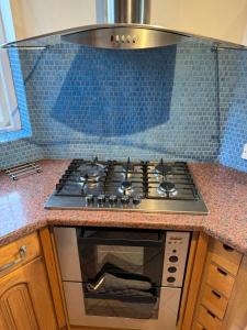 3 Bedroom House with Garden in Cheam, London