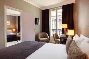Two Connecting Double Rooms room in Hôtel Madeleine Plaza
