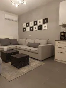 Square Apartments - Longákion