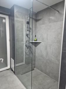 Bright, modern - 2 bedroom condo