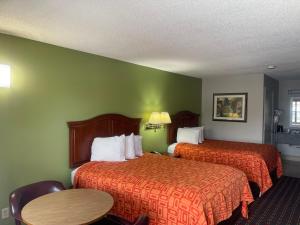 Double Room Two Double Bed Non-Smoking room in Loyalty Inn Hawkinsville