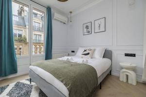 PoeticStay - Champs Elysees