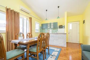 Apartments with parking space Novalja, Pag - 4128