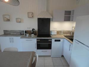 Maisons de vacances Maison 40m² avec piscine, WiFi et jardin prive – Ideale pour 4 personnes a Notre-Dame-de-Monts - FR-1-540-145 : photos des chambres