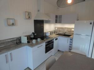 Maisons de vacances Maison 40m² avec piscine, WiFi et jardin prive – Ideale pour 4 personnes a Notre-Dame-de-Monts - FR-1-540-145 : photos des chambres