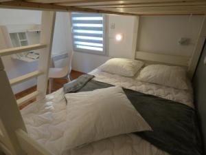 Maisons de vacances Maison 40m² avec piscine, WiFi et jardin prive – Ideale pour 4 personnes a Notre-Dame-de-Monts - FR-1-540-145 : photos des chambres