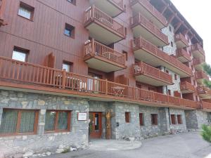 Grand 4 pièces aux Arcs 1800 avec accès ski et sauna - FR-1-411-909