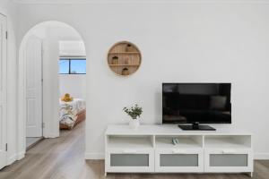 Mount Warren Park Stay 2 BR for Work and Families