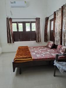 Giridhar Villa , Home away from home