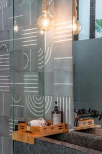 Cala Blanca - Tropical Lagoon Villa in Pererenan