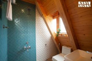 StayVista at The Goldilocks with Pvt Pool & Gym