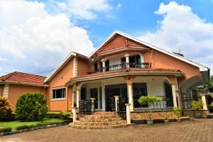 Beautiful home opposite Speke Resort Munyonyo near Lake Victoria - Mpata