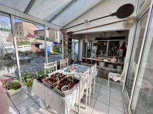 Maisons de vacances Grande maison en pierre a la campagne, belle vue : photos des chambres