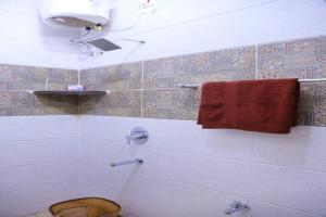 Heritage home with 2 bed2 bath with kitchen in a residential neighborhood.