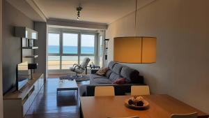 Bañeru 3 Vivienda en 1 línea de playa centro ciudad by Egona