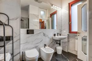 ANGOLO DI CORSO CAVOUR - Ultimo piano centrale e luminoso