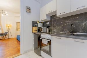 Bright-Nest Downtown Terrace NW