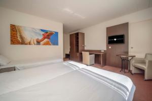 Triple Room room in Fletcher Hotel-Restaurant Waalwijk