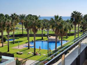 AT144 Completamente equipado, con piscina y cerca de la playa