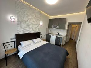 Rybalsky Studio Apartment Podil - Dnipro View