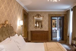 Superior Double or Twin Room room in Hotel Nani Mocenigo Palace