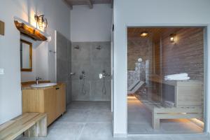 Alexandrass Mansion - Alexinias House