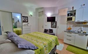 Heart of Omis - Green