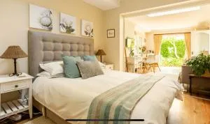 Guest suite - Leafy Constantia Guest House - Sweet Valley