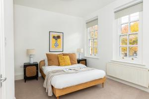 Spacious 4BR 3-Storey Townhouse in Lively Deptford