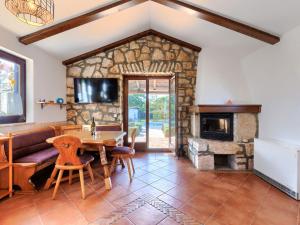 Holiday Home Ema by Interhome