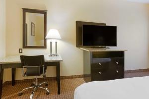 King Room - Non-Smoking room in Comfort Inn Near Grand Canyon