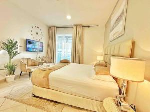 Your Cosy Dubai Marina Home