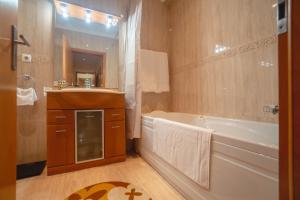 Large Modern Ponta Delgada Apartment