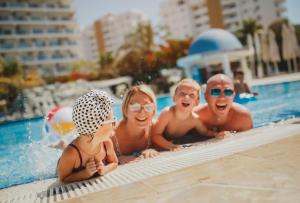 Ground Garden & Pool View Spacious Apartment at Caesar Resort & SPA