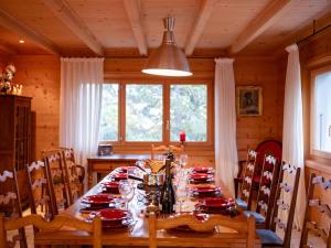 Chalet Chalet Le Haut Pré by Interhome