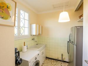 Maisons de vacances Holiday Home Le Clos Saint Emilie - Tennis & piscine by Interhome : photos des chambres